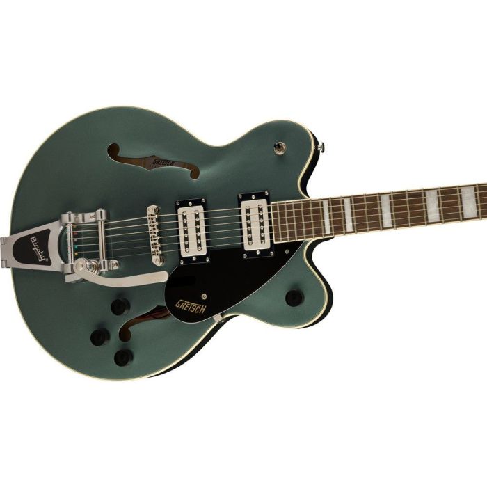 Gretsch G2622T Streamliner Ctr Block Double Cut with Bigsby IL Stirling Green, angled view