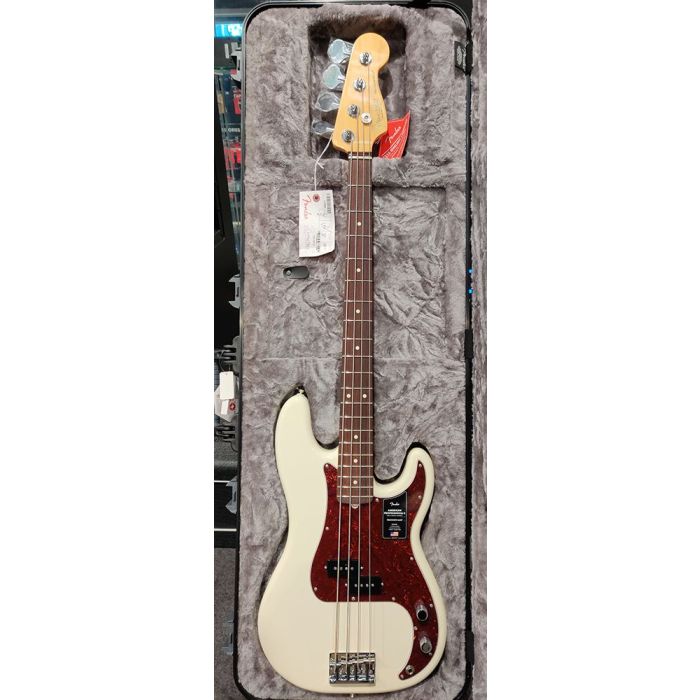 B Stock Fender American Professional II Precision Bass Olympic White in its case