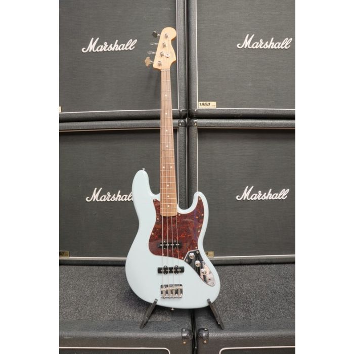 Pre-Owned Fender Vintera 60s Jazz Bass Daphne Blue