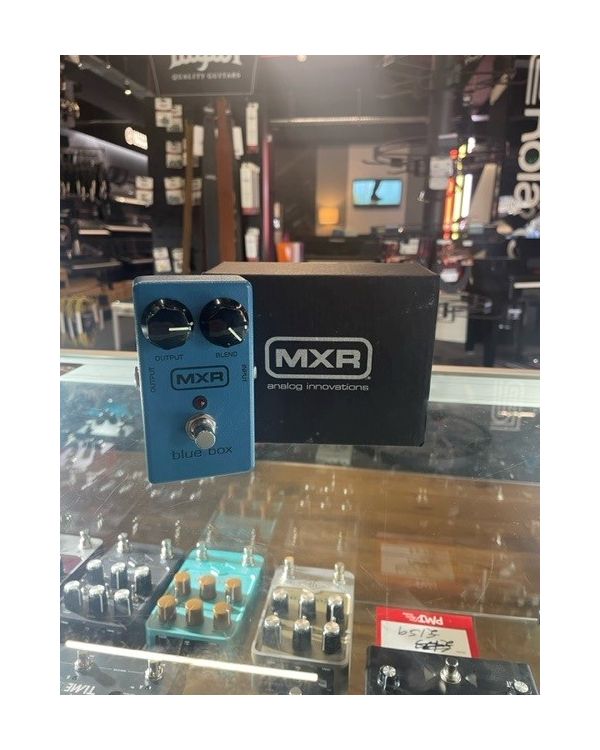 Pre-Owned M103 Blue Box Octave Fuzz Pedal (050192)