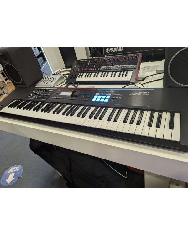 Pre-Owned Roland FA-07 (052351)