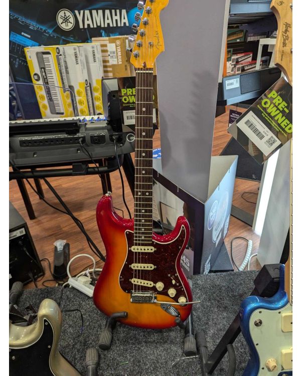 pre owned Fender american ultra strat -  (054672)