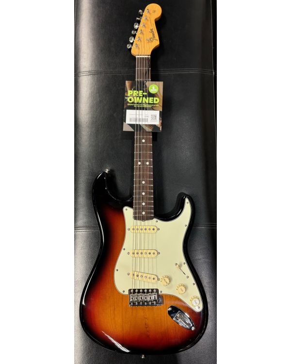 Pre-Owned Fender American Original 60s Stratocaster, 3-Tone Sunburst (054166)