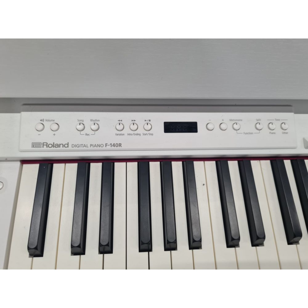 Pre-Owned Roland F-140R Digital Piano, White