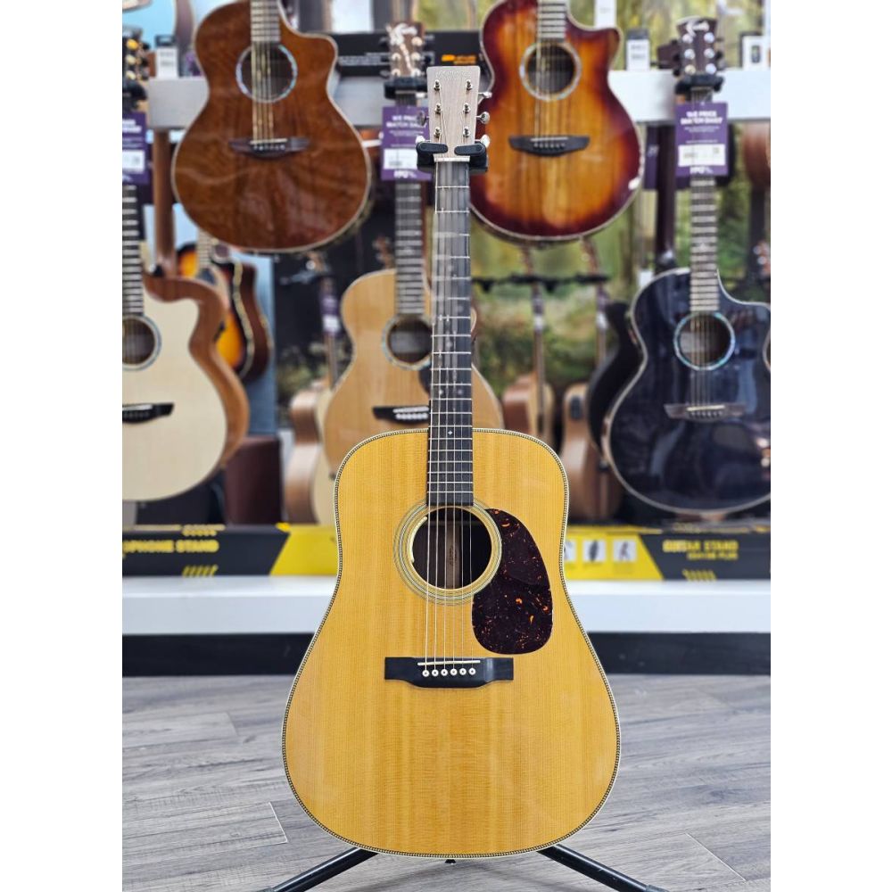 Martin hd 28 top e